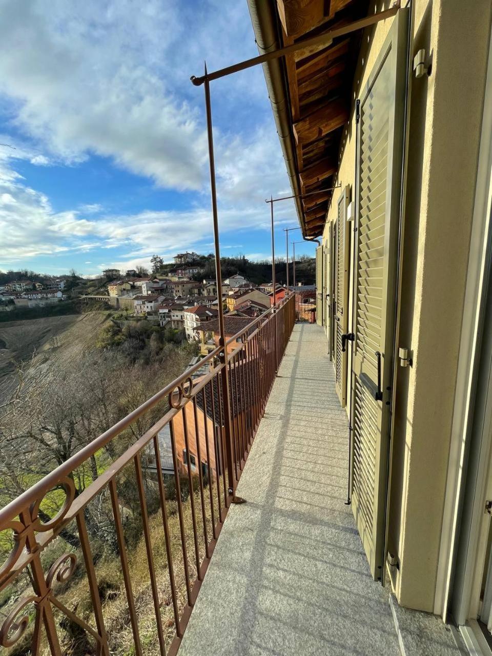 Locanda Del Bricco Pt Cisterna dʼAsti Exterior foto